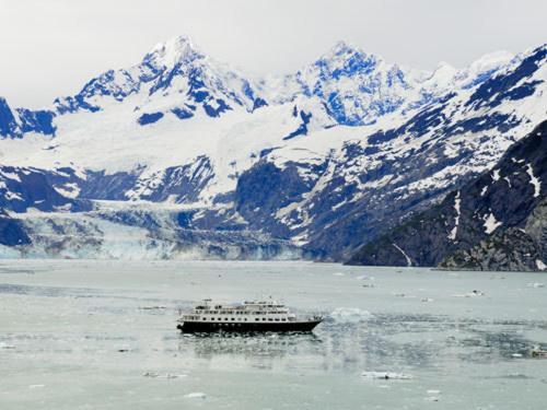 Glacier Bay Lodge Густав Екстериор снимка