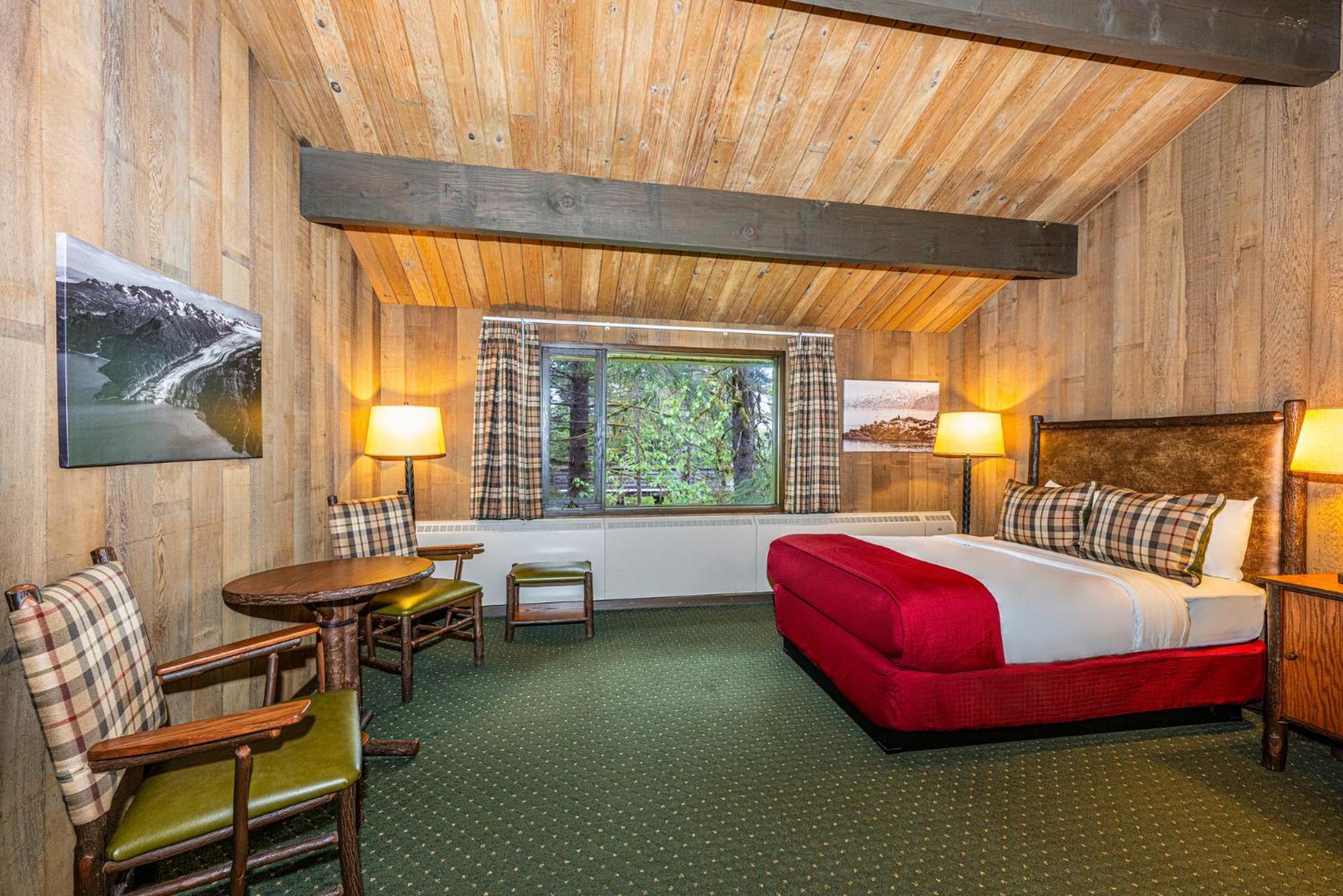 Glacier Bay Lodge Густав Екстериор снимка