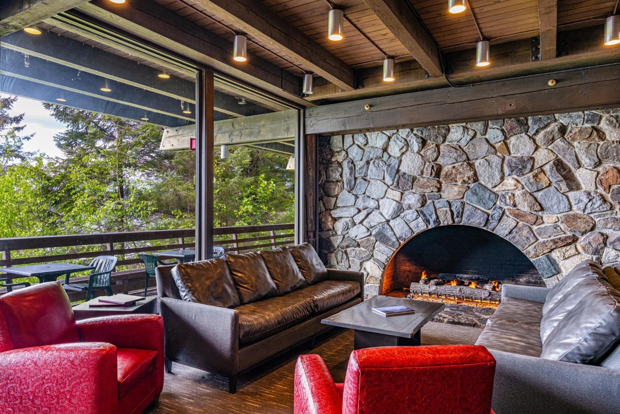 Glacier Bay Lodge Густав Екстериор снимка