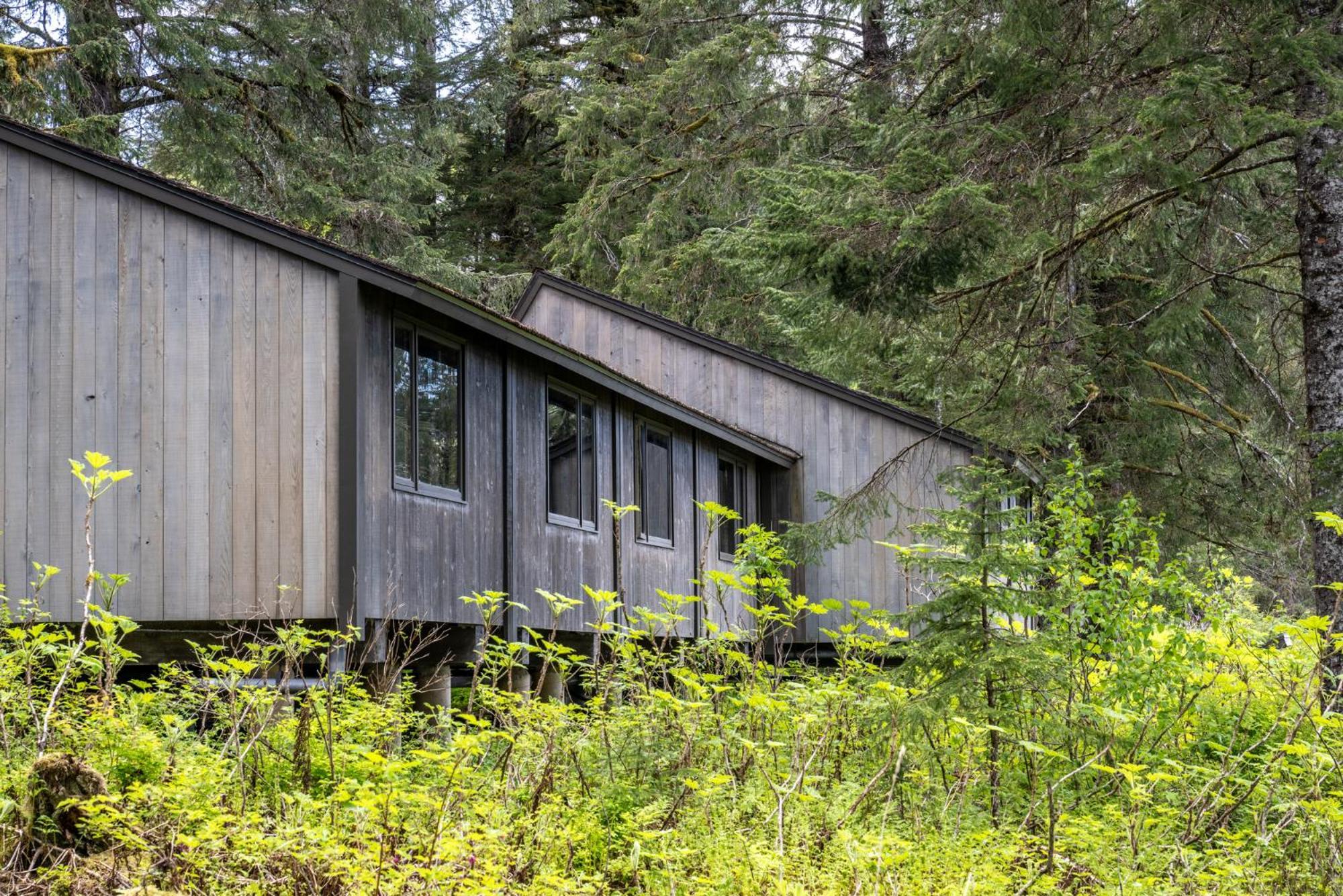 Glacier Bay Lodge Густав Екстериор снимка